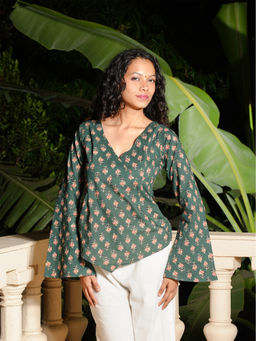 NISHORAMA - Green Aaria Bell Sleeved Top