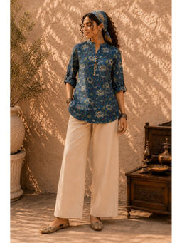 Vastramyaa - Navy Blue Floral Printed Cotton Mandarin Collar Regular Fit Top