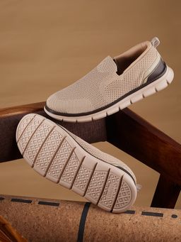 Campus - CHAT Men Beige Walking Shoes