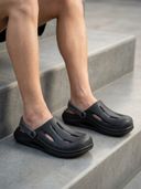 Black color option, Sold out, Currently selected
