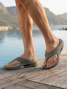 Red Tape - Men Green EVA Comfort Flipflops