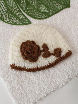 Woonie - Cream Crochet Floral Beanie
