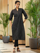 Black color option, Currently selected