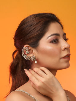 Auraa Trends - White Gold-Plated Floral Kundan Chandelier Ear Cufff With Crystal Drops