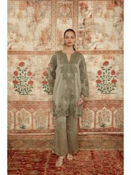 LABEL NAARITI - Deepika Green Silk Embroidered Kurta and Pant