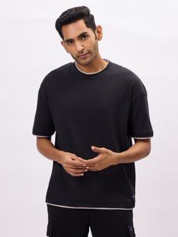 Bombay High - Black Oversized Fit Solid T-Shirt For Men