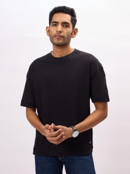 Bombay High - Black Oversized Fit Solid T-Shirt For Men