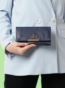 Navy Blue color option, Currently selected