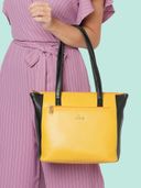 Yellow color option, Currently selected