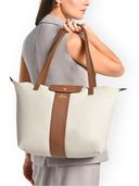 Off White color option, Currently selected