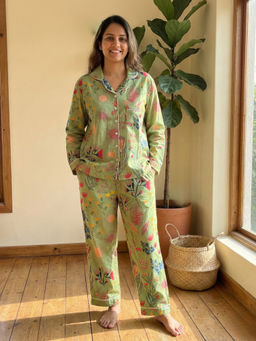 Tittertots - Women Green Jungle Printed Shirt with Pyjama