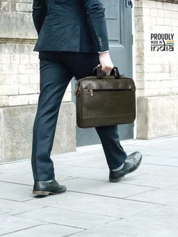 The Clownfish - Faux Leather 14 Inch Laptop Messenger Bag with Detachable Belt