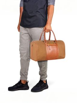 The Clownfish - Duffle Bag for Unisex Adult with Detachable Belt