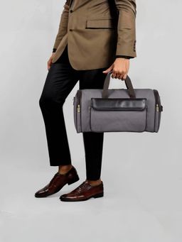 The Clownfish - Duffle Bag for Unisex Adult with Detachable Belt