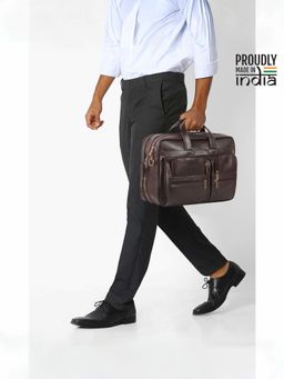 The Clownfish - Faux Leather Expandable 15.6 Inch Laptop Messenger Bag with Detachable Belt