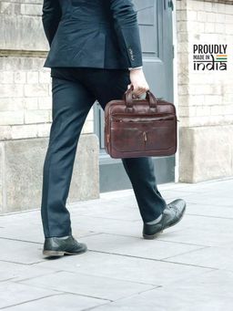 The Clownfish - Faux Leather 15.6 Inch Laptop Messenger Bag with Detachable Belt