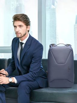 The Clownfish - 48L Polyester Unisex Travel Backpack