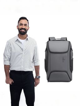 The Clownfish - Anti-Theft Unisex Laptop Backpack with USB Charging