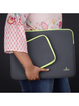 The Clownfish - Polyester Unisex 15.6 Inch Tablet Laptop Sleeve with Pouch