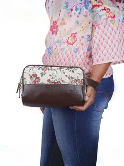 The Clownfish - Toiletry Kit for Unisex Adult