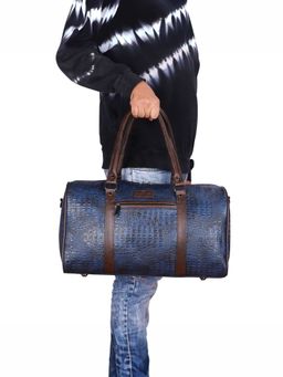 The Clownfish - 29L Faux Leather Crocodile Finish Unisex Travel Duffle Bag with Detachable Belt