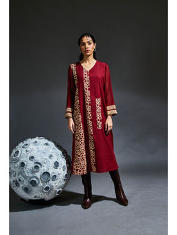 Banana Labs - Crater Molten Maroon Printed Dress
