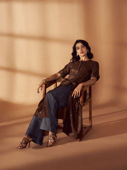 SAAKI - Dance of Duality Embroidered Dual Tone Kurta with Pant (Set of 2)