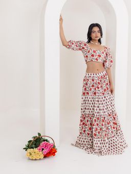 DEASHA INDIA - White Enora Cotton Floral Printed Crop Top with Skirt (Set of 2)