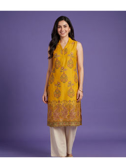 SPAN - Yellow Silk Floral Kurta with Pant