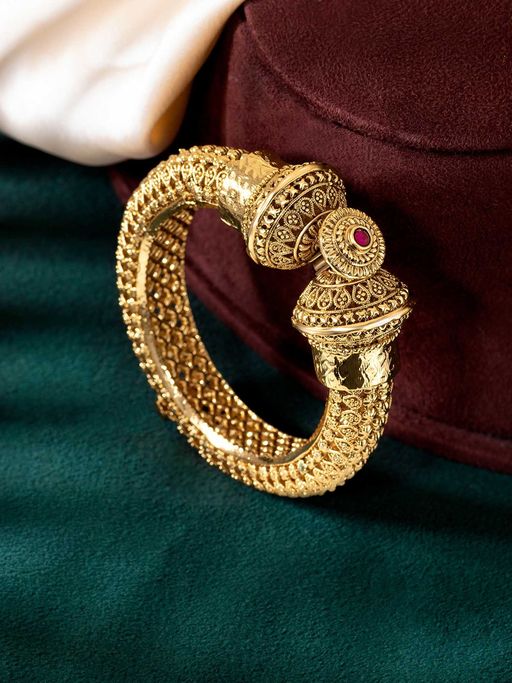 Design Gold Plated Gokhru Bangles Online Buy Peora Gold Plated
