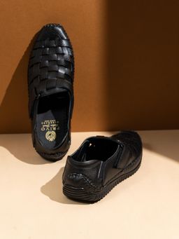 PRIVO - Mens Black Solid Round Toe Casual Leather Sandals