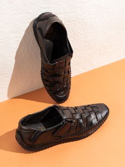 PRIVO - Mens Brown Solid Round Toe Casual Leather Sandals