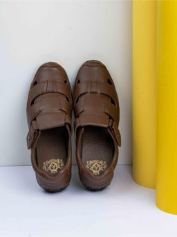 ATESBER - Mens Tan Solid Round Toe Casual Sandals