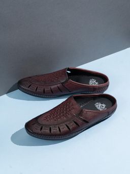 ATESBER - Mens Red Solid Round Toe Casual Sandals