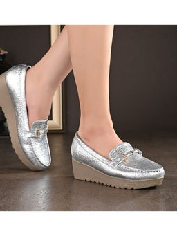 Valentino - Women Textured Stylish Silver Loafers