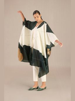 AMPM - Ivory Keer Cape and Pant with Inner and Belt