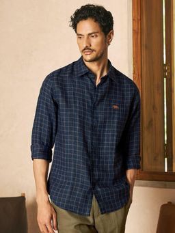 Andamen - Men Pure Linen Delave Slim Fit Casual Shirt - Navy Blue