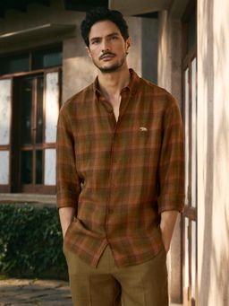 Andamen - Men Pure Linen Regular Fit Casual Shirt - Brown