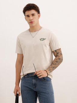 WROGN - Men Slim Fit Solid Patch Detail T-Shirt - Beige