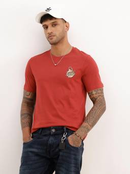 WROGN - Men Slim Fit Embroidered Patch Detail T-Shirt - Red