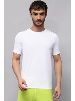 Reebok - Men White Textured Half Sleeves T-shirt