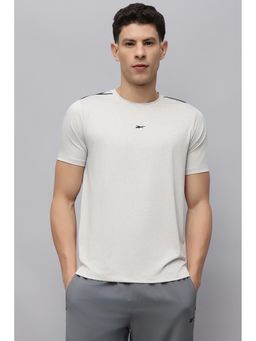 Reebok - Men Off White Solid T-shirt