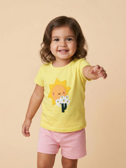 Nautinati - Girls Playful Printed Regular Fit Round Neck T-Shirt and Shorts