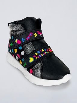 Hopscotch - Black Typographic Accent Sneakers