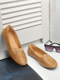 Iconics - Womens Tan Color Textured Comfortable Ballerinas