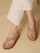 Beige color option, Currently selected