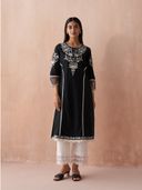 Black color option, Sold out, Currently selected