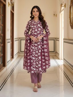 Stylum - Women Red Ethnic Printed Cotton Blend Straight Kurta With Pant & Dupatta