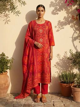 trueBrowns - Red Pink Print Embroidered Kurta With Pant & Dupatta