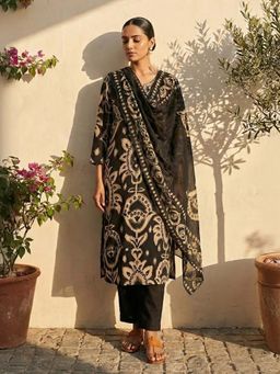 trueBrowns - Black Print Embellished Round Neck Kurta With Pant & Dupatta
